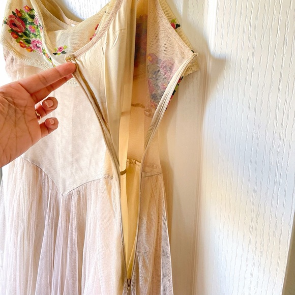 LoveShackFancy Arianna Gown Maxi Tulle Embroidered Champagne 10 EUC - Picture 7 of 11